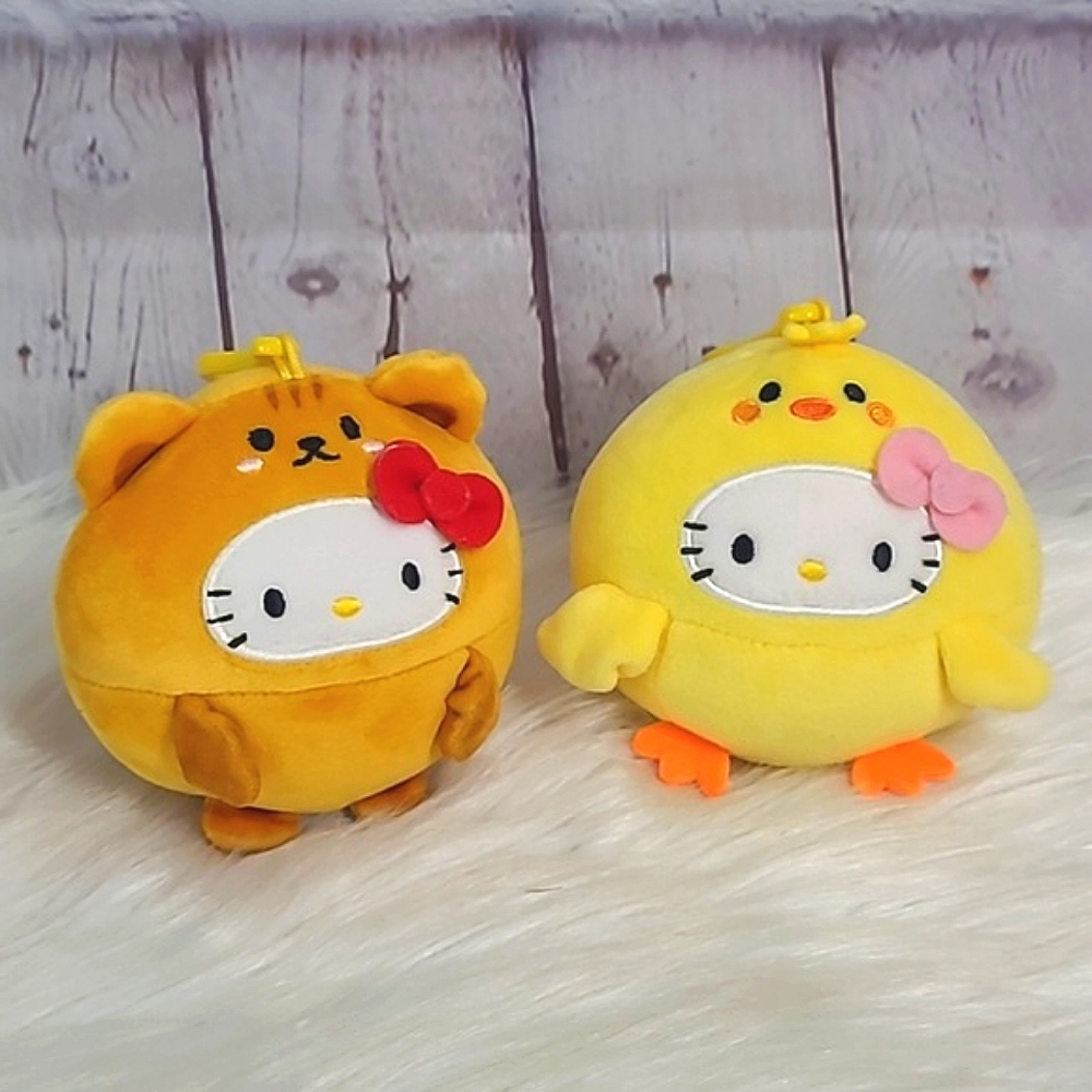 Sanrio Hello Kitty Animal Costume Clip On Keychain Plush Beaver Chick Stuffed